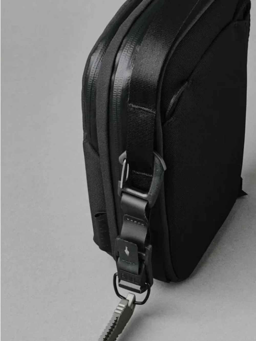 NWT Alpaka Metro Sling V2 - A4